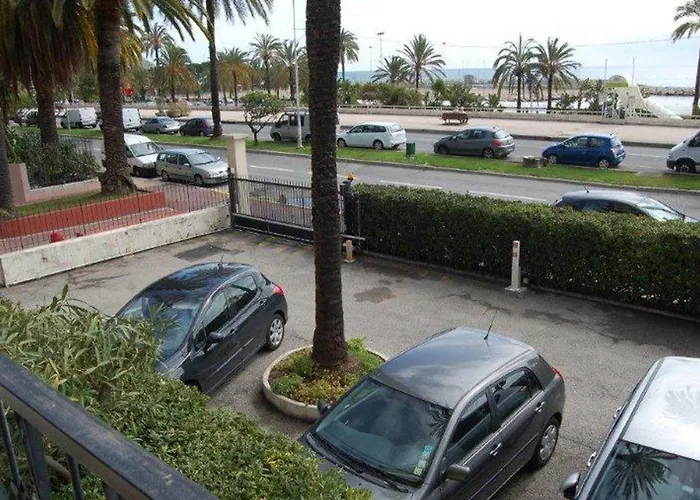 Superbe 3p Avec Terrasse Et Garage Proche Plages A - Fr-1-196-165 Menton